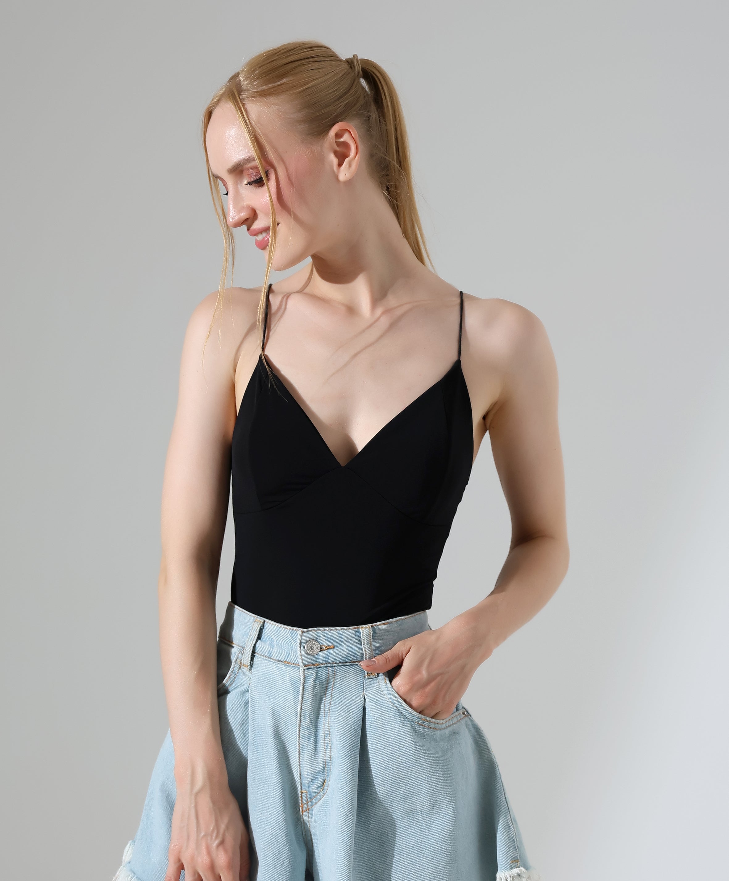 Basic V-Neck Bodysuit - Black