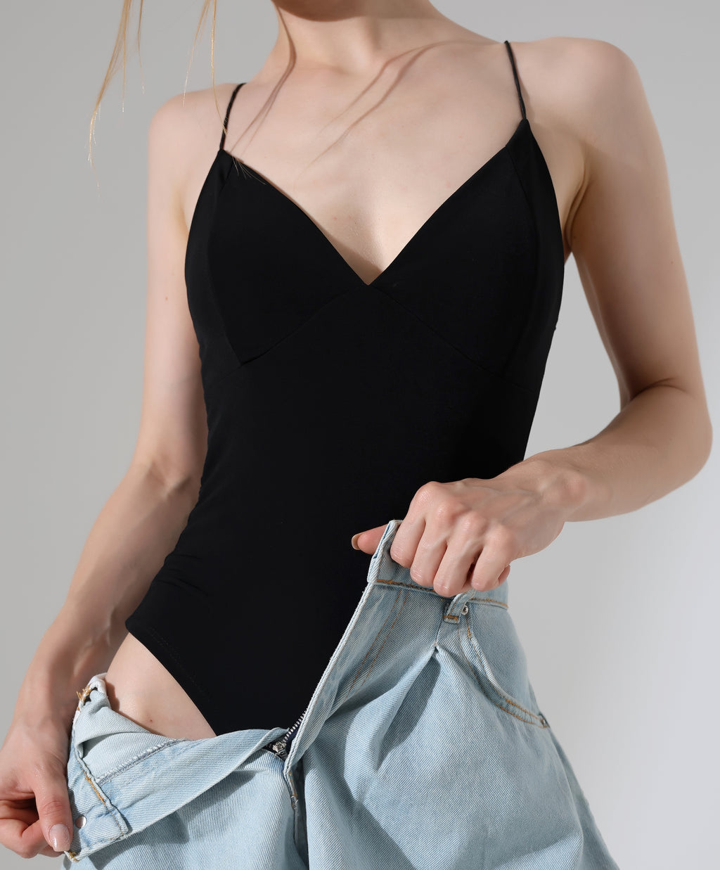 Basic V-Neck Bodysuit - Black