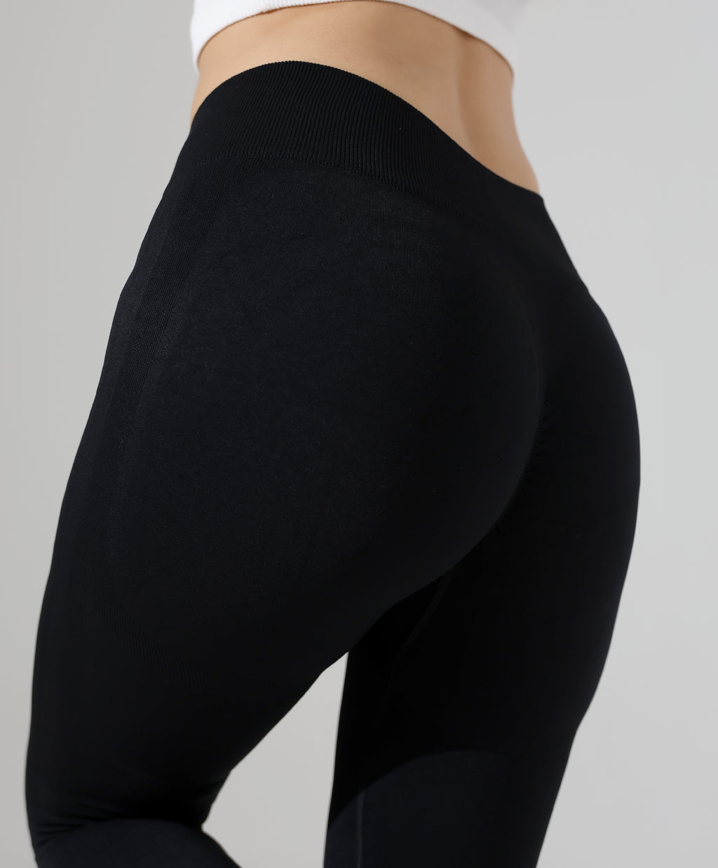 High-Waist Scrunch Leggings - Black